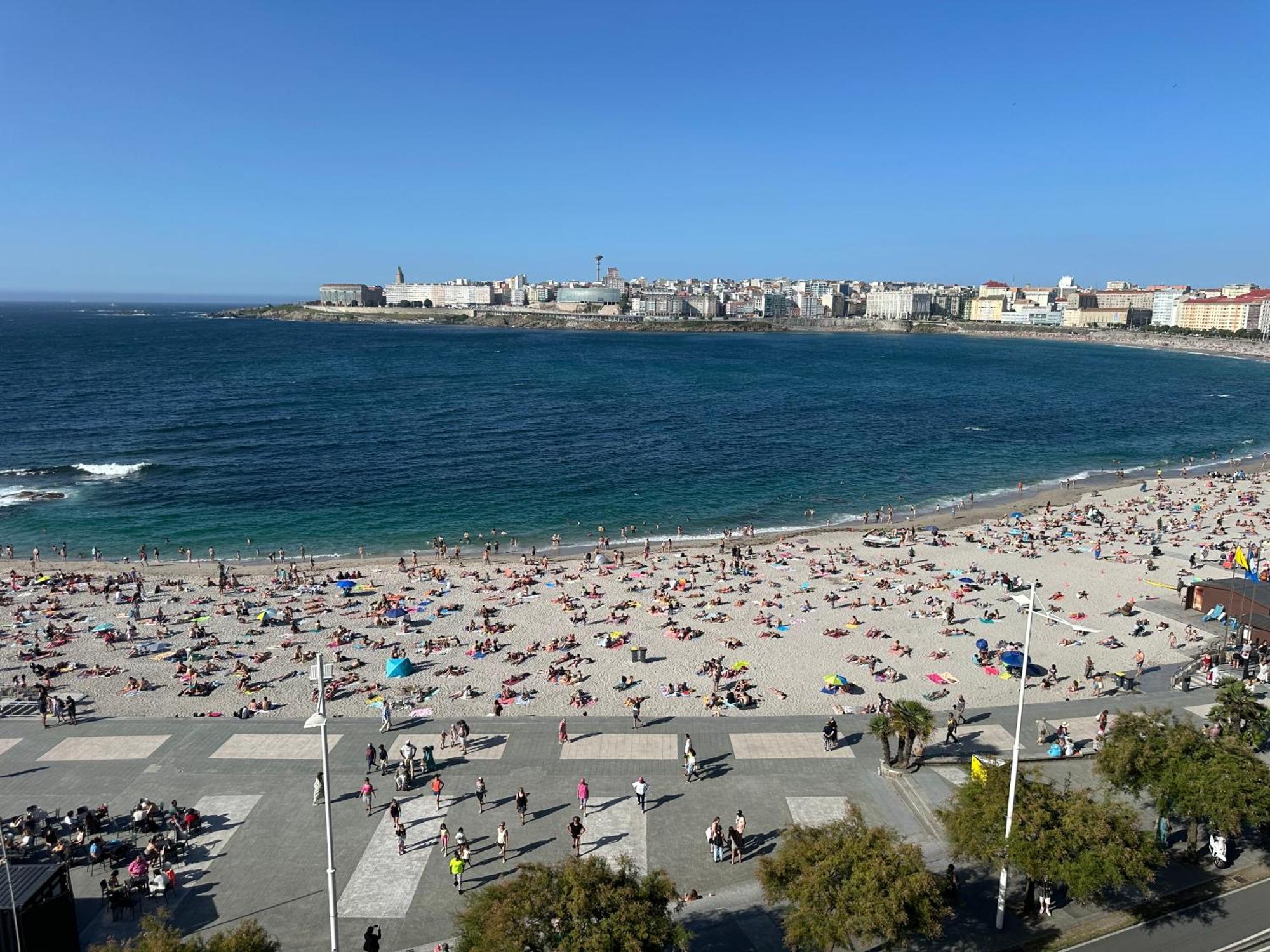 Piso Con Vistas A La Playa De Riazor Lägenhet A Coruña Exteriör bild